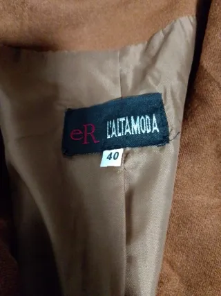 Traje chaqueta y falda marrón