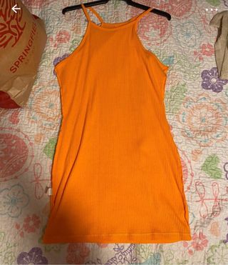Vestido naranja de tirantes