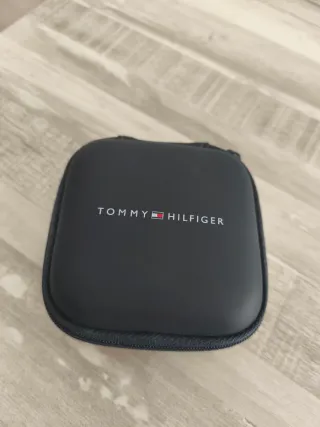 Pulsera Tommy Hilfiger Negra y Plateada