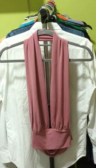 Top escotado espalda descubierta M