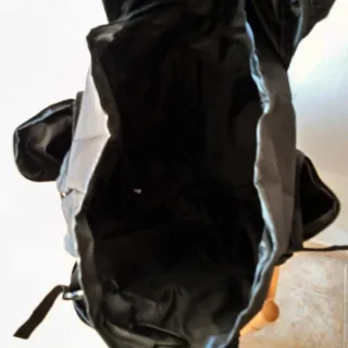 Mochila de Montaña 80L – Impermeable y nueva