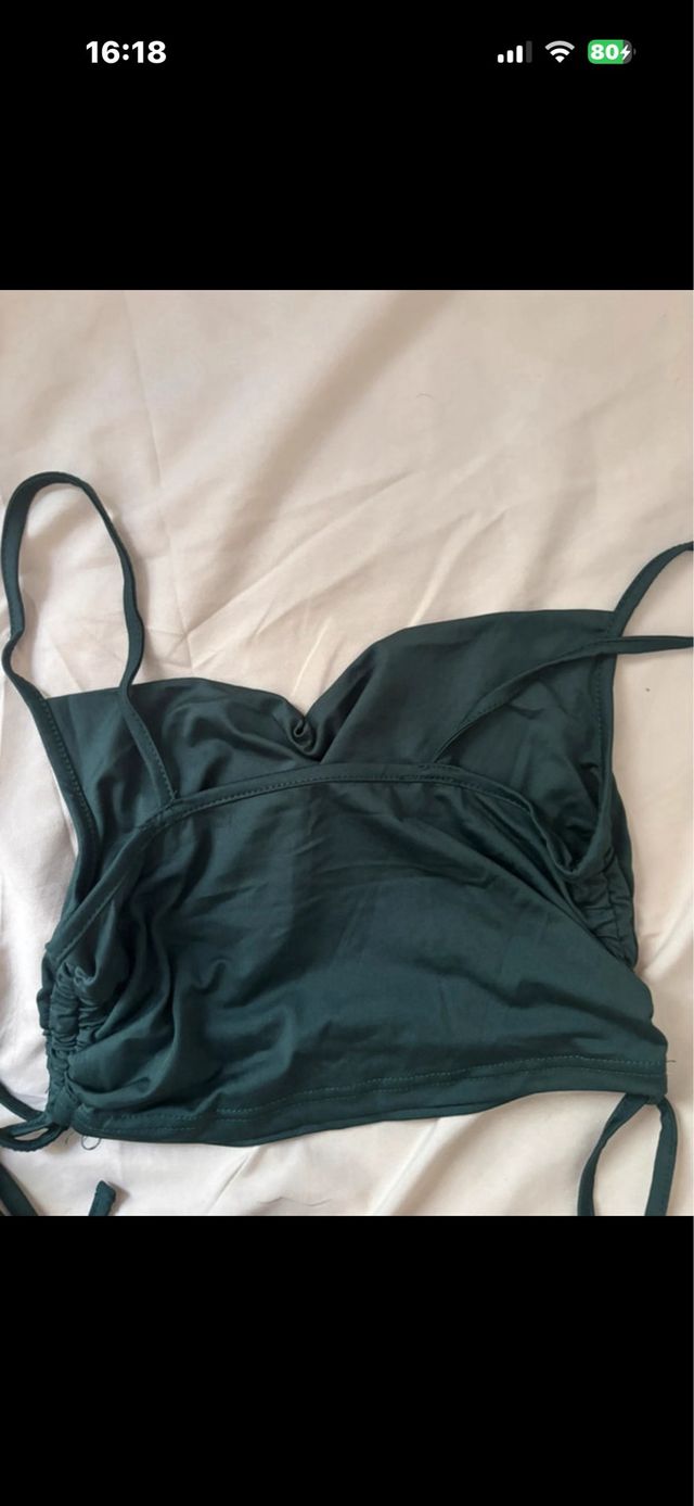 Top de tirantes verde con cordones