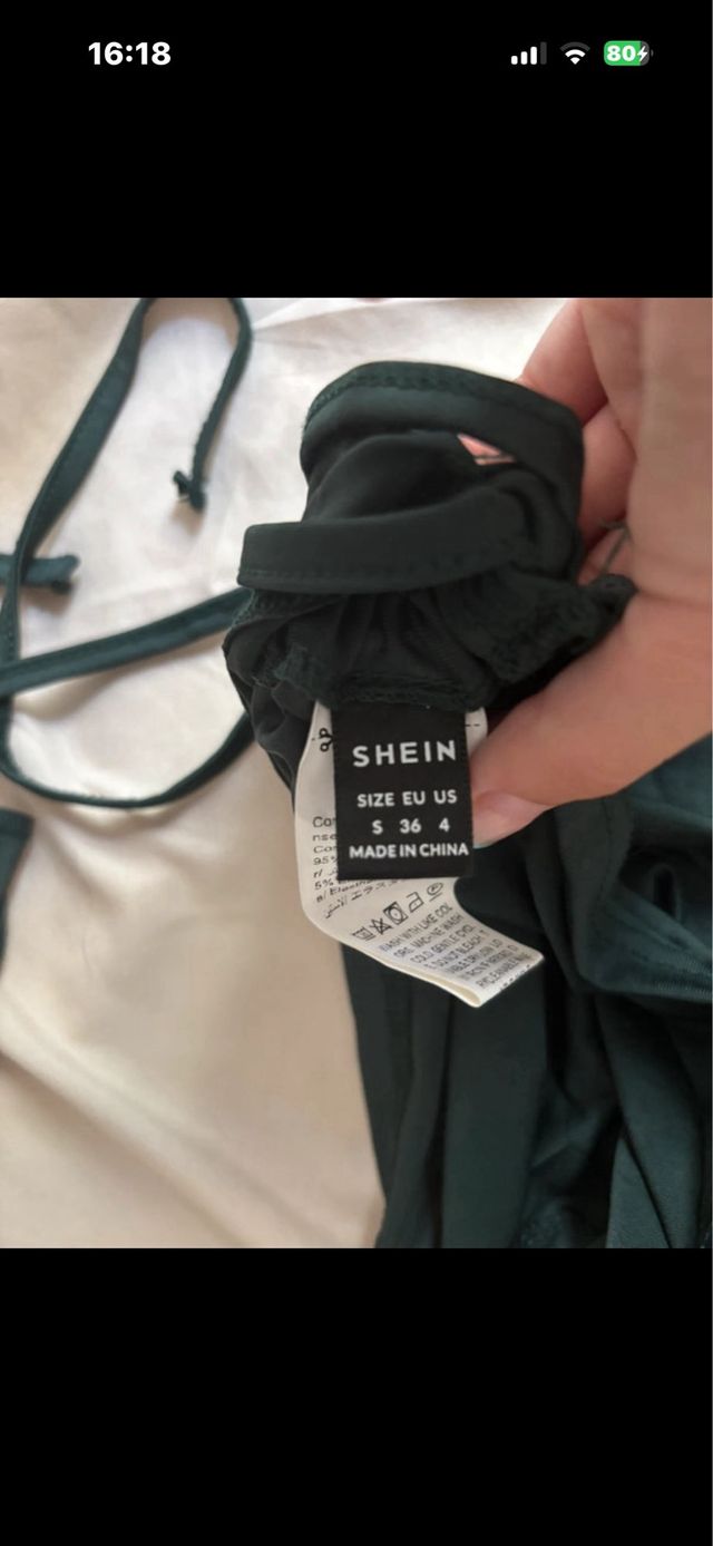 Top de tirantes verde con cordones