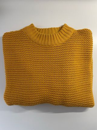 Jersey de punto mostaza oversize