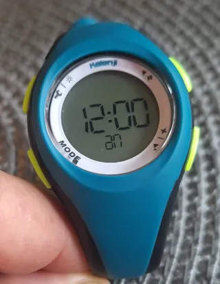 Reloj niño kalemji. azul, negro y amarillo