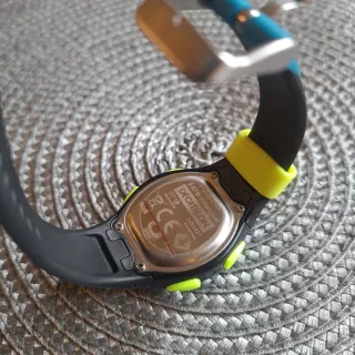 Reloj niño kalemji. azul, negro y amarillo