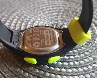 Reloj niño kalemji. azul, negro y amarillo