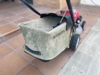 Cortacésped IZY con motor gasolina Honda OHC