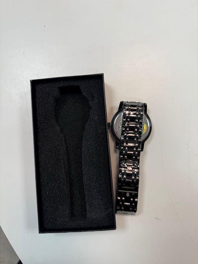 Orologio Nero e Dorato