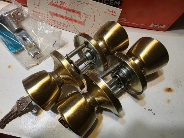 Pomo antigo UCEM U/3000 (3 unidades) Novos