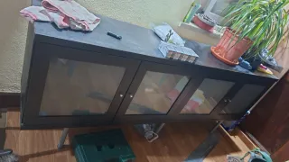 Vitrina horizontal madera y cristal 2m de largo