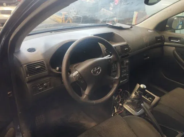 Despiece Toyota Avensis Berlina (T25)