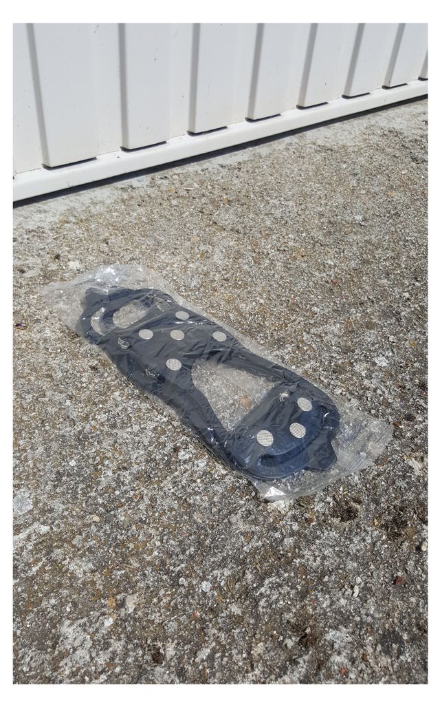 NUOVI 2 Paia di Crampon per Ghiaccio e Neve