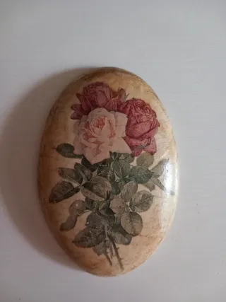 Quadretto in gesso decorato con rose