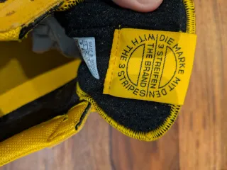 Zapatillas Adidas Amarillas y Negras