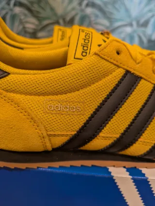 Zapatillas Adidas Amarillas y Negras