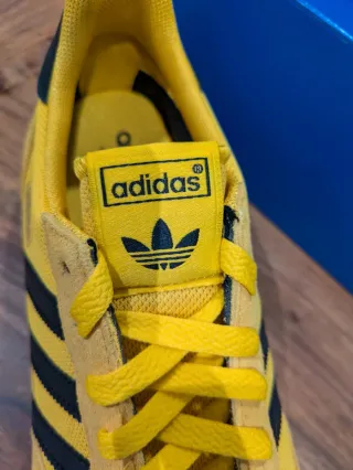 Zapatillas Adidas Amarillas y Negras