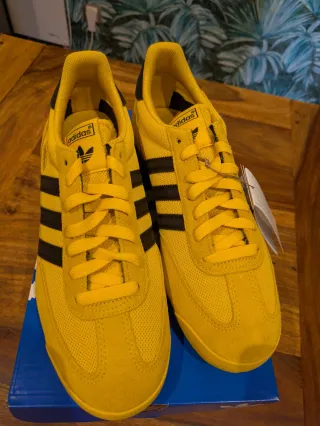 Zapatillas Adidas Amarillas y Negras