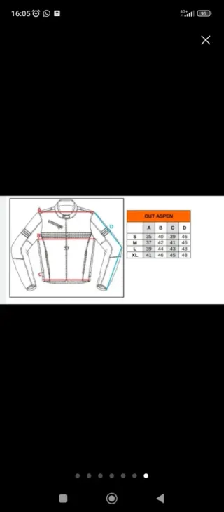 Chaqueta y casco de moto. Infantil