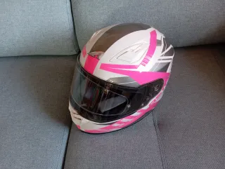 Chaqueta y casco de moto. Infantil