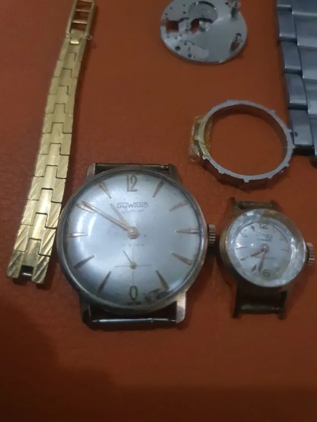 Lotto di orologi e ricambi