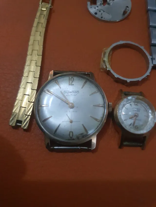 Lotto di orologi e ricambi