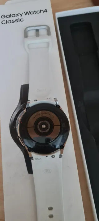 Samsung Galaxy Watch 4 Classic Silver 42 mm