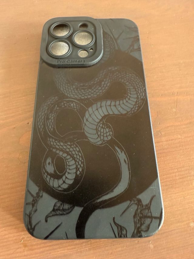 4 Carcasas iPhone 13 Pro H&X