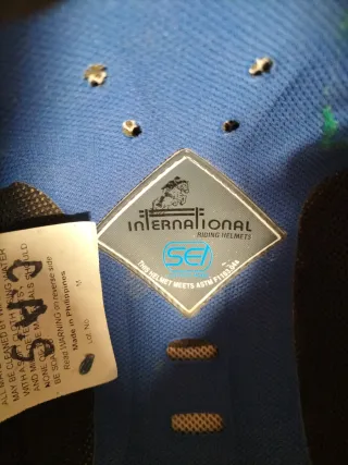 Casco de montar caballo IRH