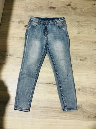 Pantalón vaquero pitillo azul