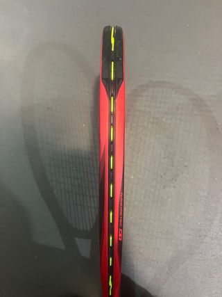 YONEX VCORE 98 Raqueta Tenis. Flame Red.
