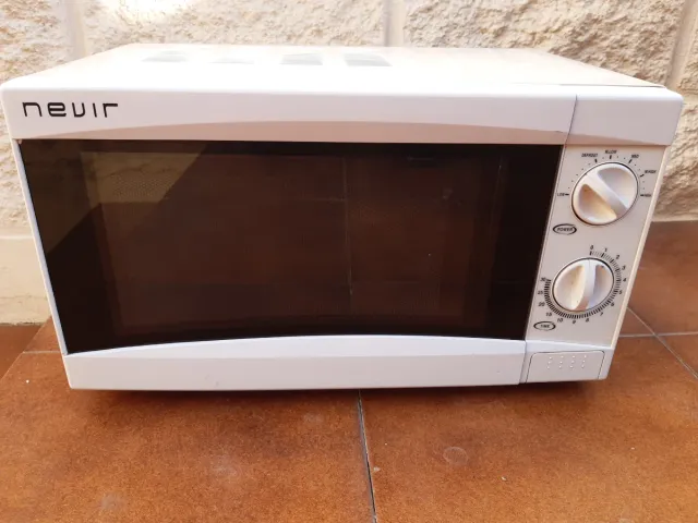 Microondas Nevir Blanco