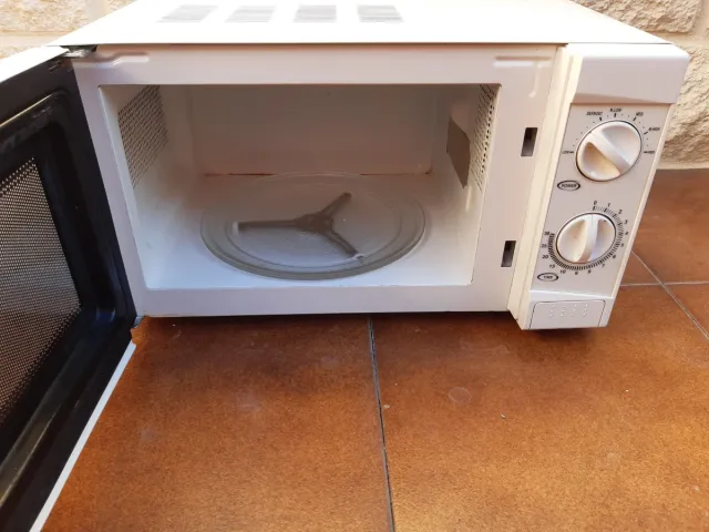 Microondas Nevir Blanco