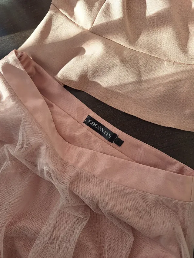 Conjunto Top y Falda Rosa Elegante