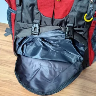 Mochila Trekking 40L – Impermeable y Cómoda