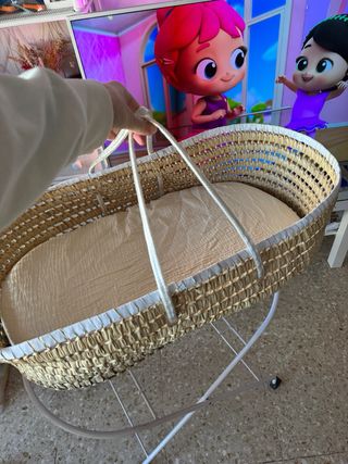 Cuna moisés mimbre con soporte