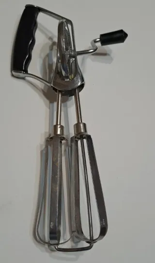 Frusta manuale in metallo