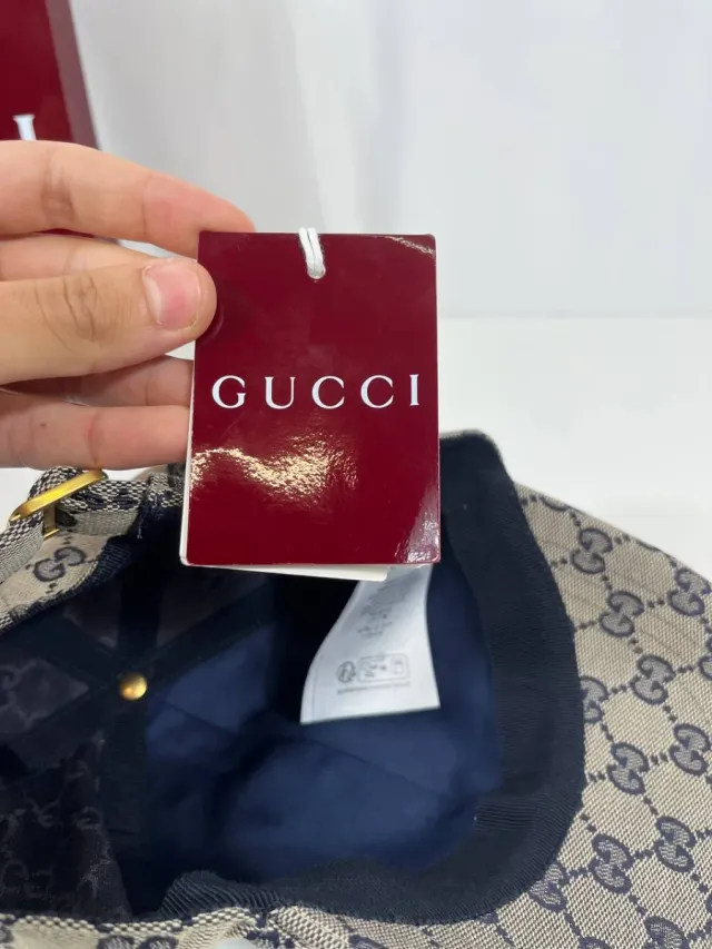 Gorra Gucci Beige y Roja