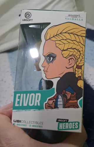 Collar Assassin's Creed + Figura Eivor