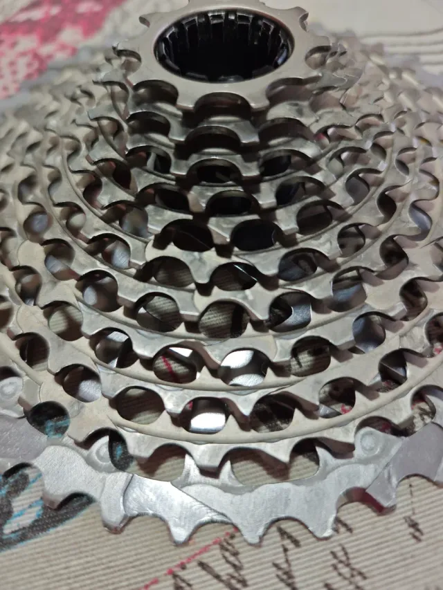 Cassette Piñones SRAM 11V 11-42