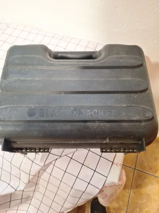 Amoladora Black & Decker con maletín