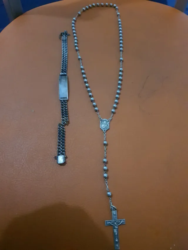 Rosario d'argento e braccialetto