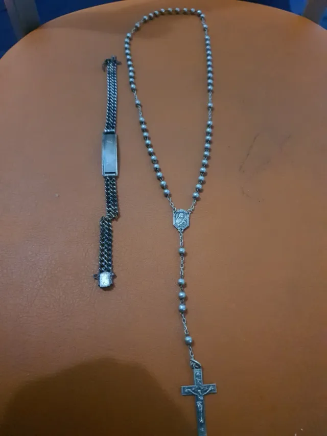Rosario d'argento e braccialetto