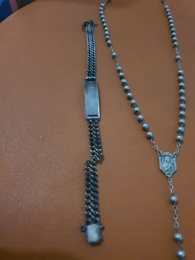 Rosario d'argento e braccialetto