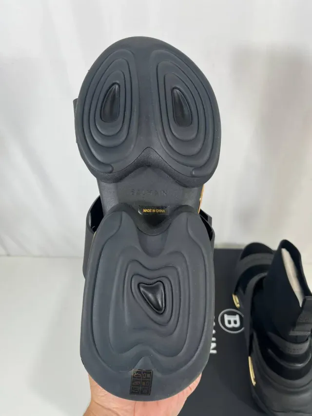 Zapatillas Balmain Negras y Doradas