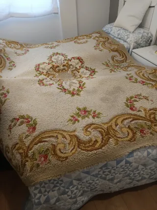 Tappeto 200x240 in lana beige con fiori