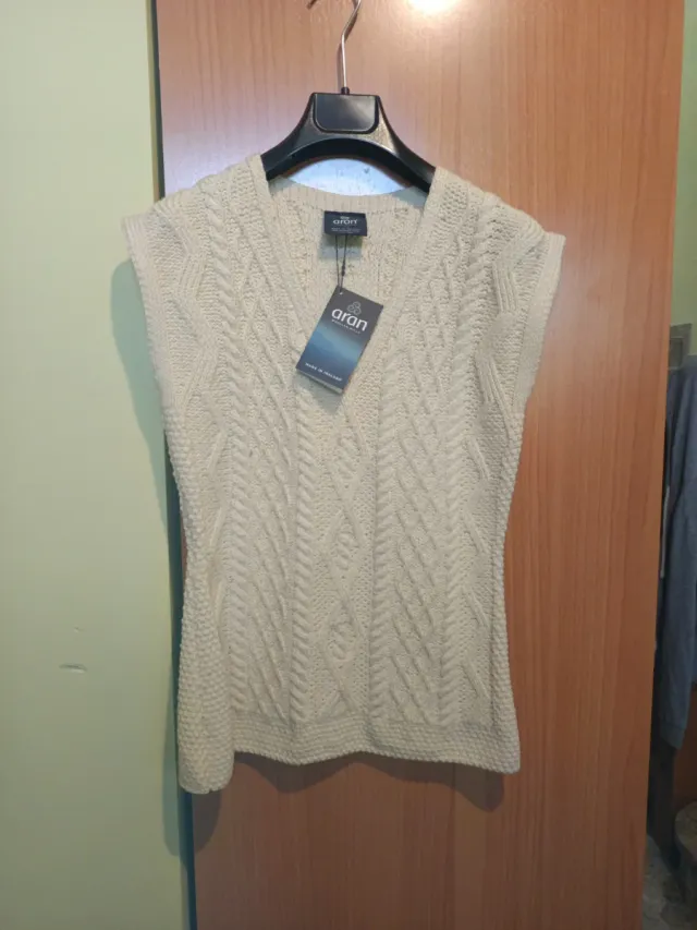 Jersey de lana merino Aran beige. Totalmente nuevo