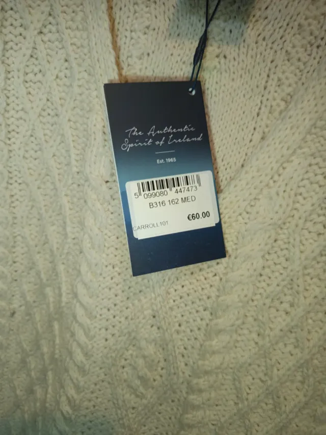 Jersey de lana merino Aran beige. Totalmente nuevo