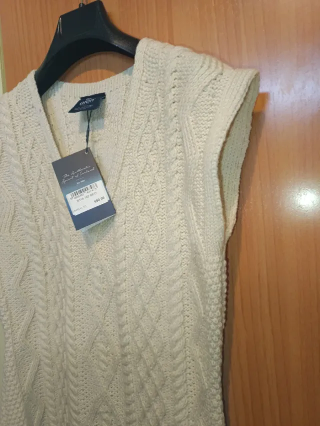 Jersey de lana merino Aran beige. Totalmente nuevo