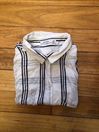 Camisa Bershka Talla M Rayas Azul Marino
